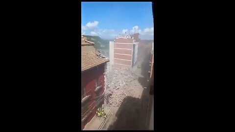 O clădire rezidențială de 5 etaje se prăbușește în #teruel, #spania