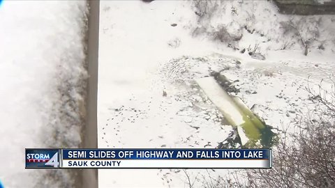 Wisconsin State Patrol: 1 dead, 1 missing after semi falls into Mirror Lake near Wisconsin Dells