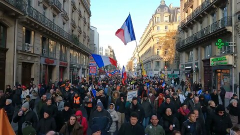 Manifestation place des Victoires à Paris le 17/12/2022 - Cortège national de la résistance - 3