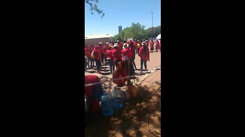 UJ workers continue strike for third day to press for permanent jobs (pvo)