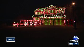 Highlands Ranch home puts on light show