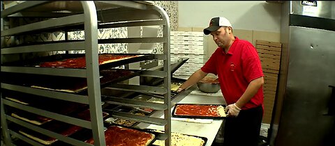 Blind pizzeria owner draws acclaim for 'Old Forge' style pizza at The Twisted Tomato.