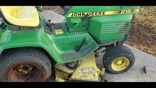 1987 John Deere 216