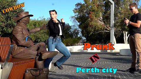 Cowboy_prank in Perth city. funniest reactions. lelucon statue prank. luco patung. don't miss it.