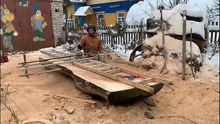 Распиловка бревна бензопилой stihl на слэбы /Sawing logs with a stihl chainsaw into slabs