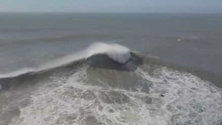Drone captures images of Nazaré's giant waves