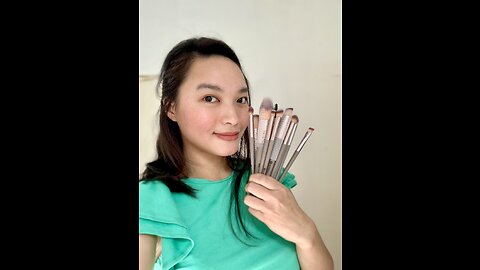 Makeup Brushes Unboxing feat. HEYMKGO