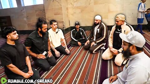 SNEAKO & Shaykh Uthman Pray At A Mosque