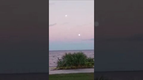 Huge Sun Disk Rises from the Ocean (UFO or USO?) STRANGE Sky Phenomena!!