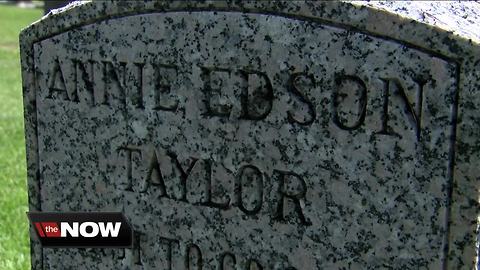 Famous Falls Daredevils are buried at Oakwood Cemetery