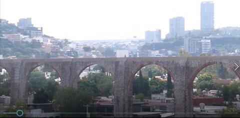 The Aqueduct of Queretaro, Mexico, LIVE MUSIC