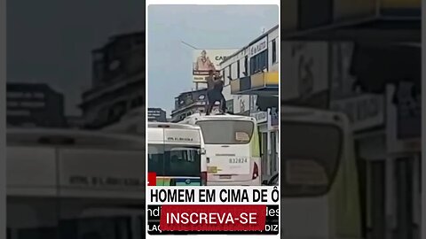 Policial briga com homem em cima de ônibus no RJ | VISÃO CNN @shortscnn #shortscnn