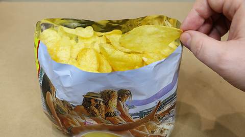 One simple life hack to eat chips nice way