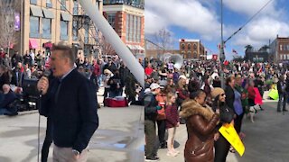 Huge Crowds Are In Barrie Protesting The Government's Latest COVID-19 Measures (PHOTOS)