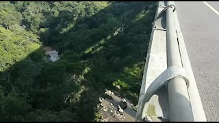 Man thrown off Paradise Valley bridge (uZQ)