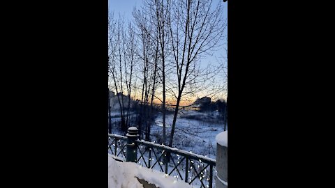 Downtown Calgary, it is -30C and the windchill is -39C. 🥶🇨🇦