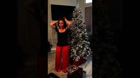 MILITARY husband gives wife BEST gift ever!❤Christmas!! ❤