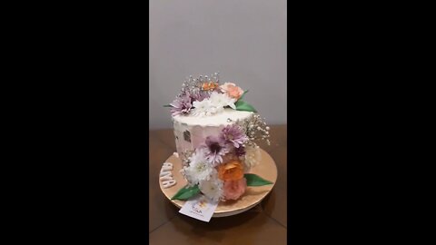 Gorgeous Floral Blossom Cake!