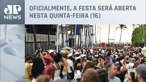 Foliões matam saudade da folia no pré-Carnaval de Salvador