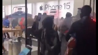 Mass looting breaks out in Philadelphia, Pennsylvania after the IPhone 15s were released