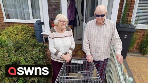 UK pensioners stuck with abandonned Aldi trolley in their garden for 7 weeks