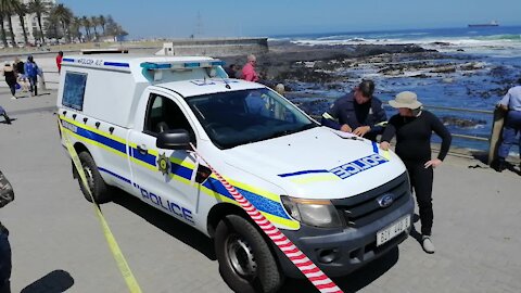 SOUTH AFRICA - Cape Town - Sea Point Drowning Search Continues (Video) (bkr)