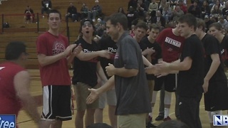 Neenah basketball teams go head to head for Special Olympics