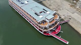 American Countess in Madison, IN on a Mark Twain river 🚢