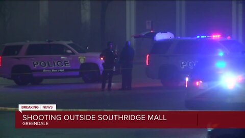 Teenage boy shot outside Southridge Mall in Greendale