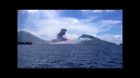 Real UFO Attack Caught on Camera 🔴 Over New Guinea 🔴 UFO Sightings 2017 🔴 Real UFO Footage
