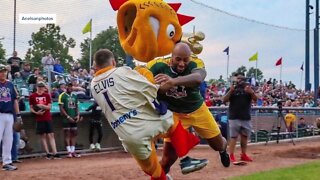 Packers' Dillon shows no mercy to Kenosha Kingfish mascot