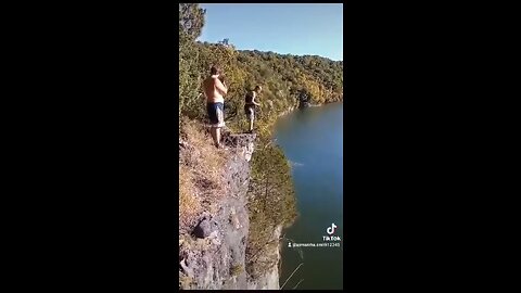 75 feet cliff jump into gorgeous lake of the ozarks missery