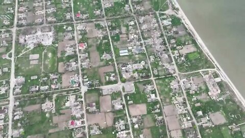 Ukrainian drone filming over the recently liberated Oleksandrivka village in Kherson Oblast!