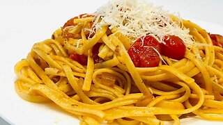 Light Linguine Pasta with Bacon and Grape Tomatoes | Low Calorie