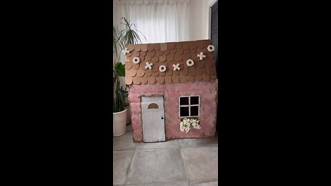 DIY CARDBOARD PLAYHOUSE