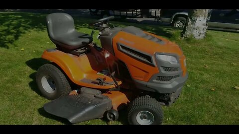 Husqvarna YTH22V46 Walkaround