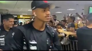 Vascaínos de Teresina recebendo o time no Aeroporto