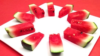 How to cut and serve a watermelon in one minute