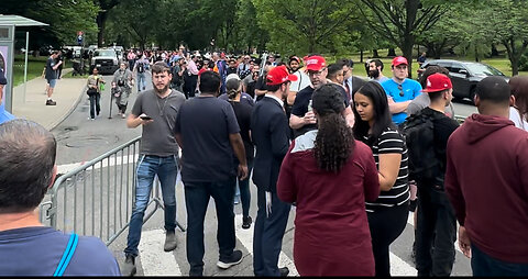 Bronx Trump crowd lines the block