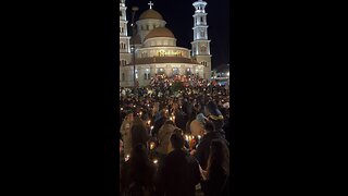 Mijëra besimtarë ortodoksë kremtojnë Pashkët në Korçë