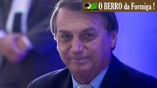 Bolsonaro recebe homenagem das Forças Armadas