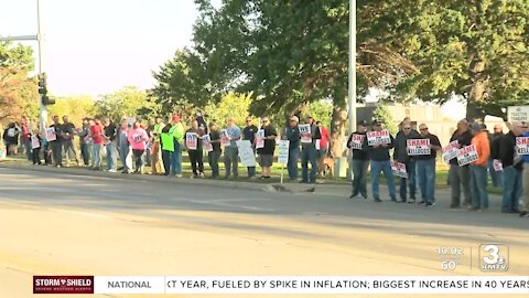 Local unions join Kellogg's workers on the picket line