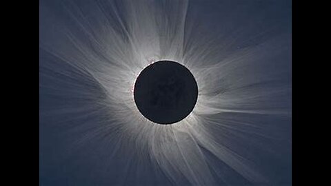 Experiencing a Total Solar Eclipse: Nature's Cosmic Spectacle 🌞🌚