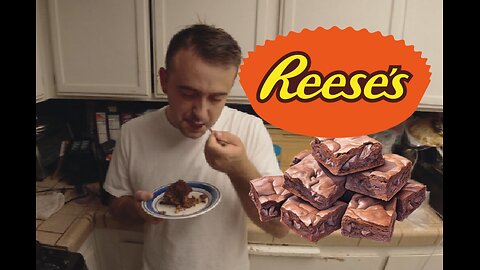 Peanut Butter & Reese's Peanut Butter Cups Brownies #brownies #reeses