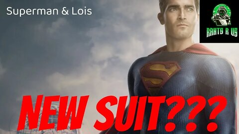 First Look At Superman's New Suit!!!