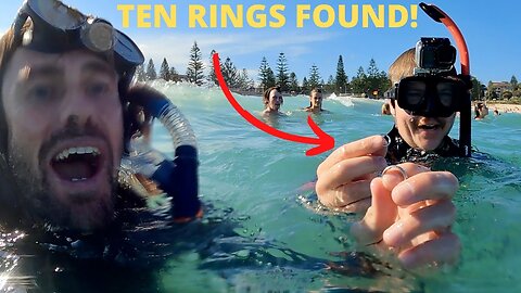 Lost Jewelry EVERYWHERE! Using underwater Metal Detectors at a Popular Beach