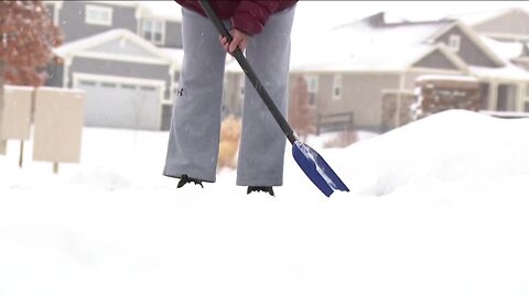 'It's breaking bones': South Aurora residents say drainage system causes dangerous, icy sidewalks