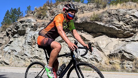 Heroic young man cycles across Canada for a very touching reason