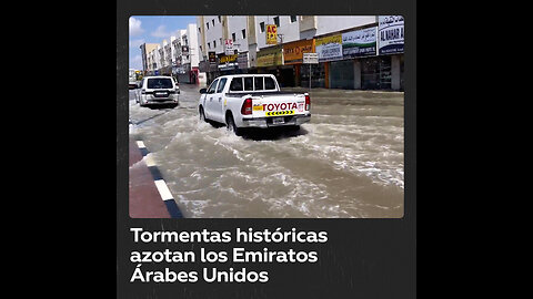 Calles inundadas en Dubái, después de que las tormentas desencadenaran “la mayor lluvia en 75 años”