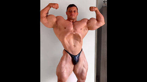 Colombian Bodybuilder Posing #bodybuilder